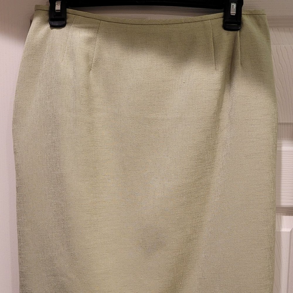 Light green pencil skirt